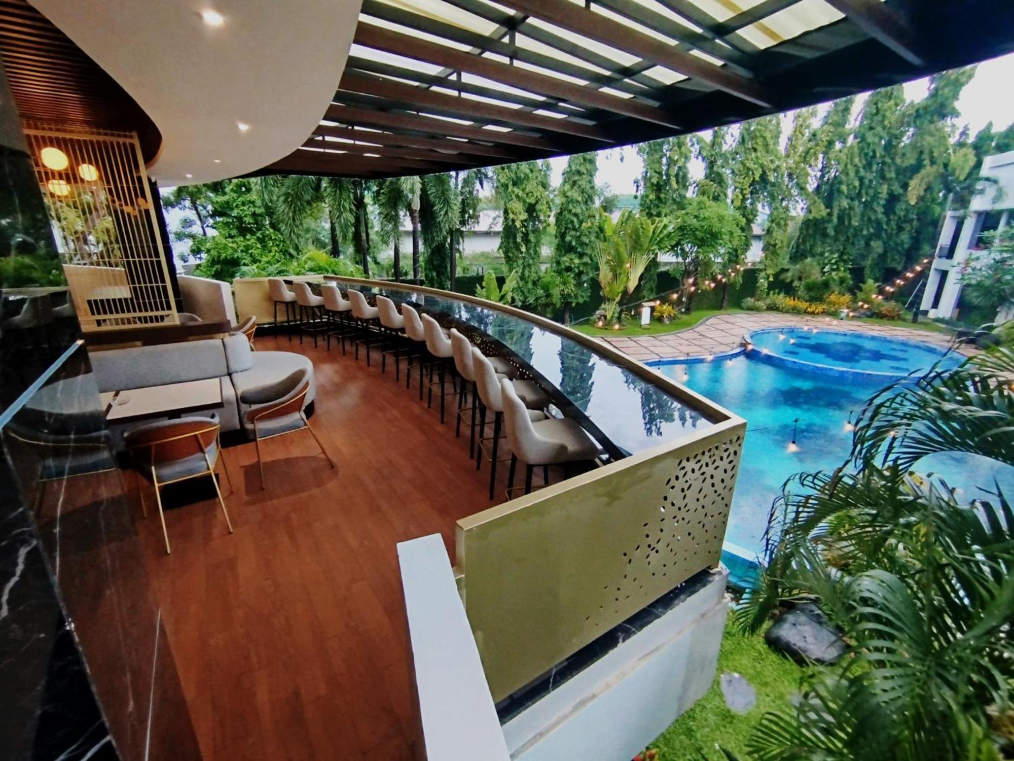 The Sun Hotel Sidoarjo Exterior photo