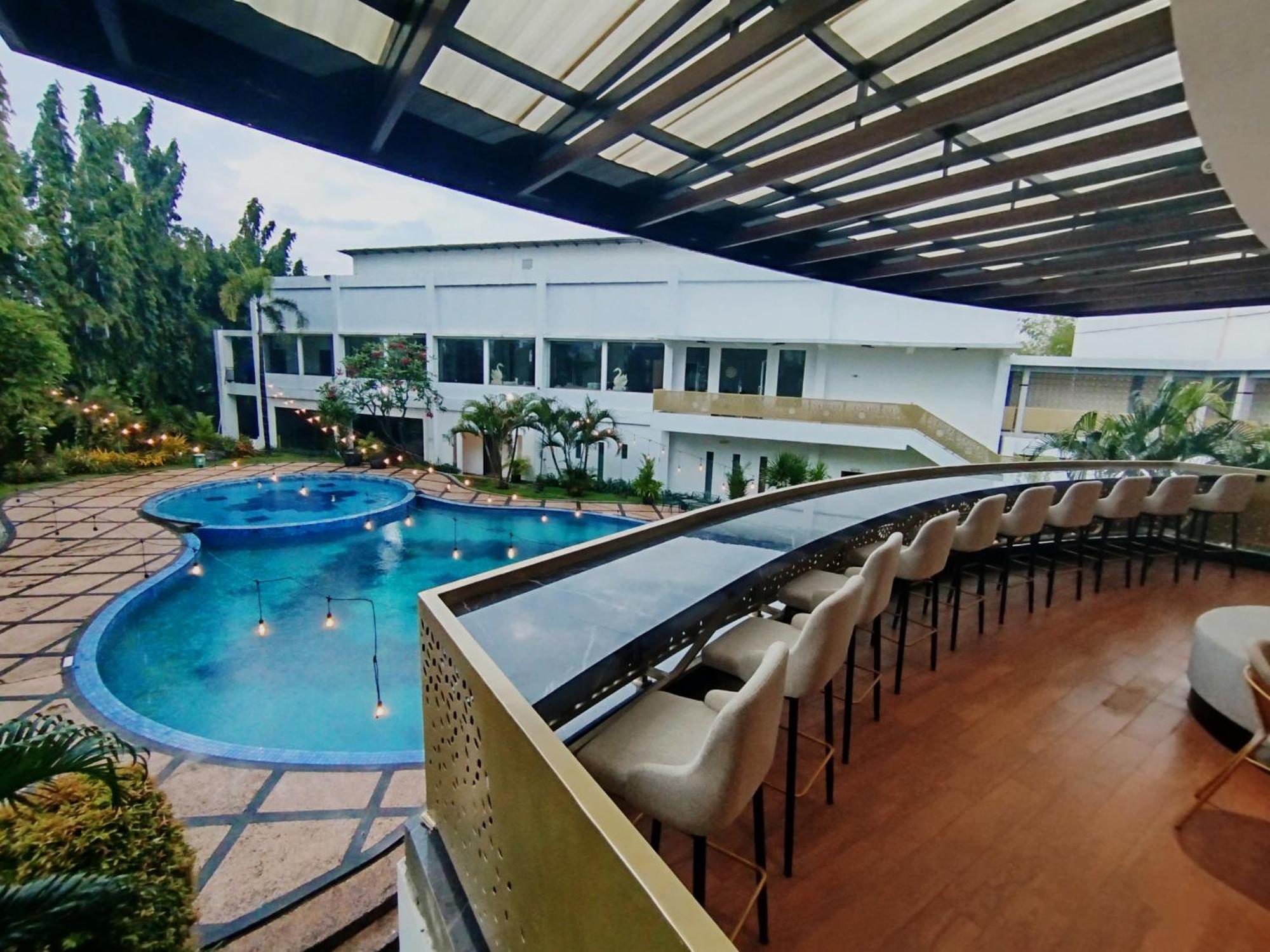 The Sun Hotel Sidoarjo Exterior photo