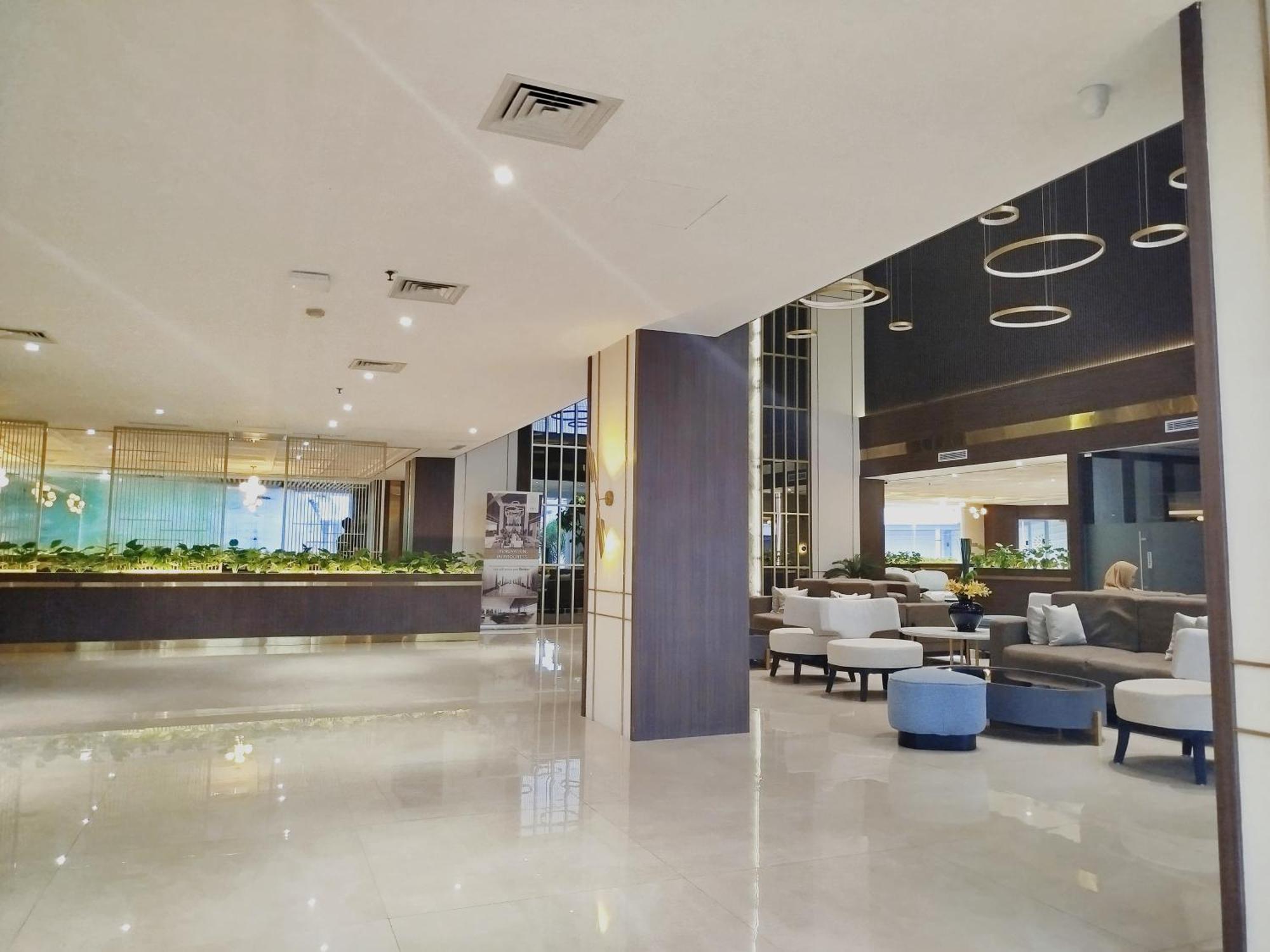 The Sun Hotel Sidoarjo Exterior photo