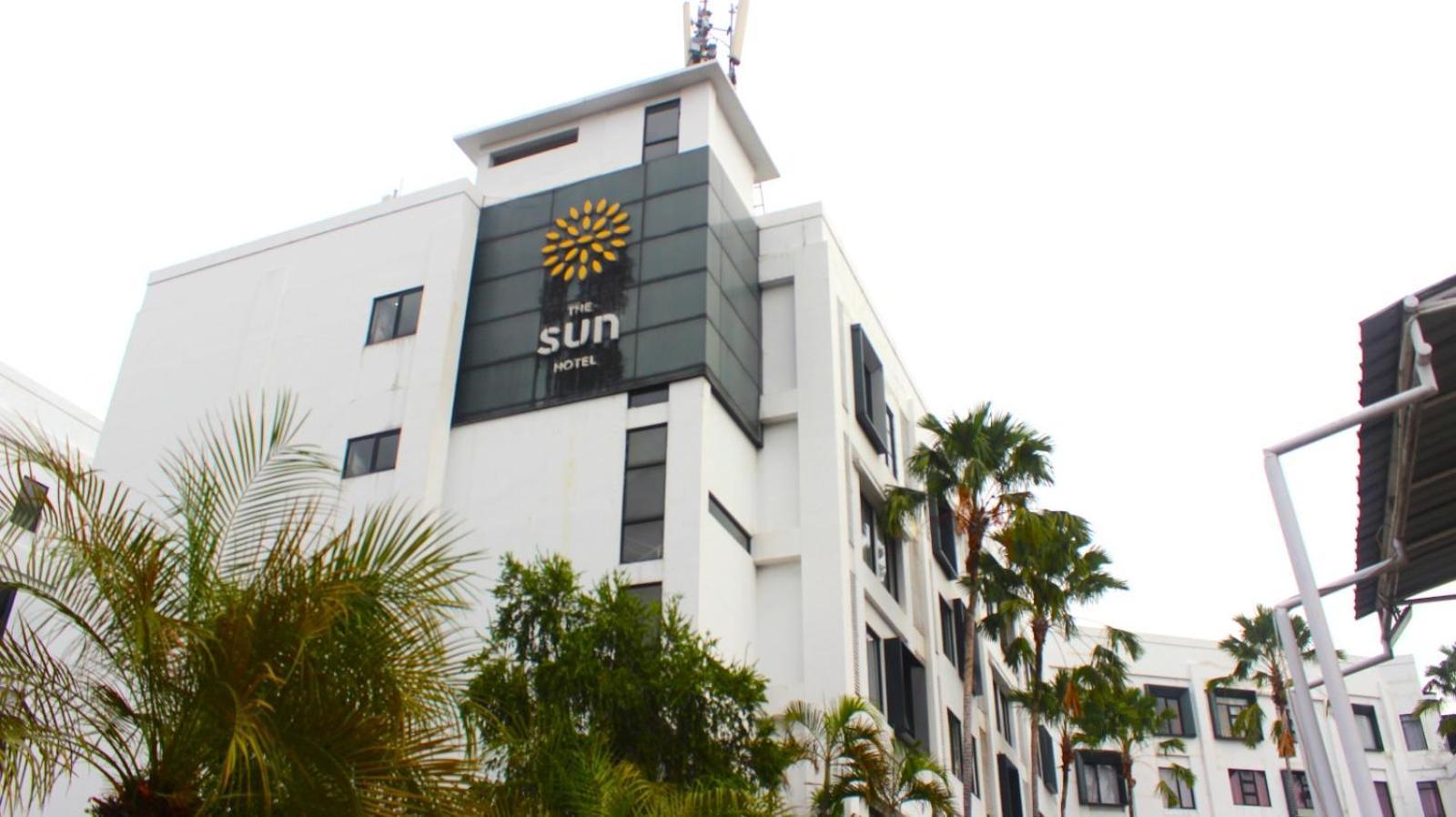 The Sun Hotel Sidoarjo Exterior photo