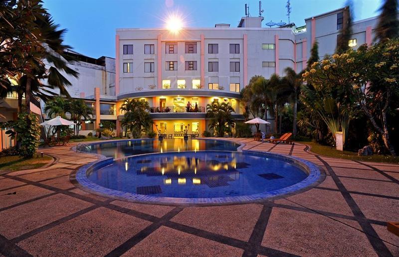 The Sun Hotel Sidoarjo Exterior photo