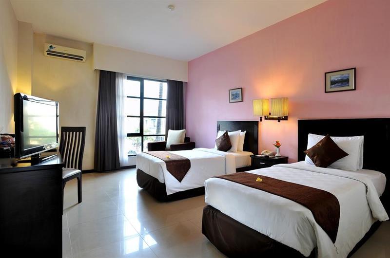 The Sun Hotel Sidoarjo Exterior photo